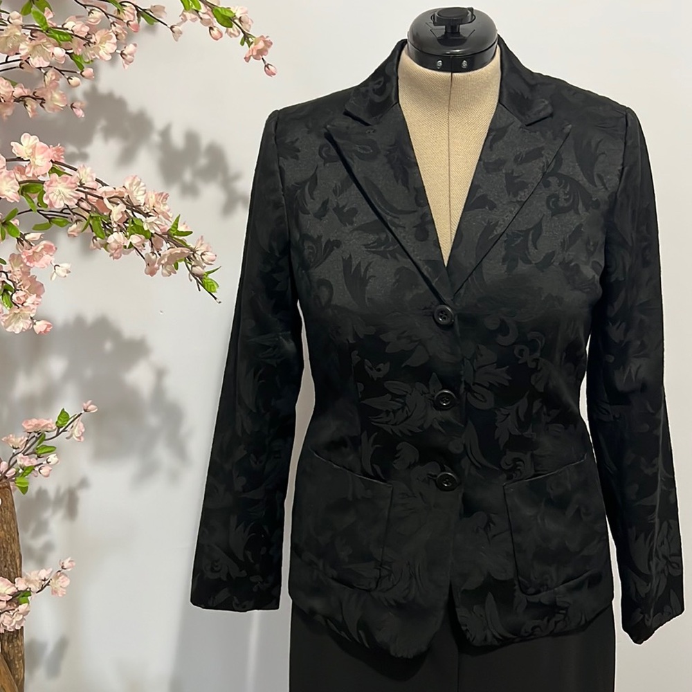Black floral design blazer